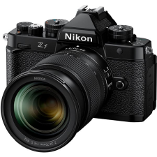 Nikon Z f + Z 24-70 mm f/4 S digitális fényképező