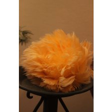 Nonbrand Lazac színű karácsonyi gömb tollakból 10cm karácsonyfadísz