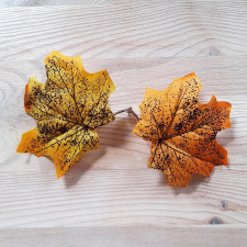  Őszi falevél 2 db, narancssárga. Levél mérete: 95x90 mm dekorációs kellék