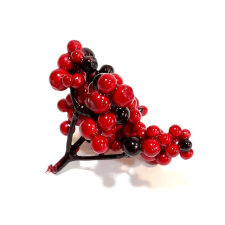  Piros-fekete bogyófürt, mérete kb. 3-4 cm. dekorációs kellék