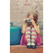  Pixelhobby  808105 Fényképező kislány (25,4x40,6cm) 8 alaplapos szett kreatív és készségfejlesztő