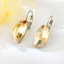 Platinával bevont modern, sokszögű fülbevaló pezsgőszínű Swarovski kristállyal (0458.) fülbevaló