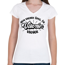 PRINTFASHION Nem vagyok öreg, én VETERÁN vagyok - Női V-nyakú póló - Fehér női póló