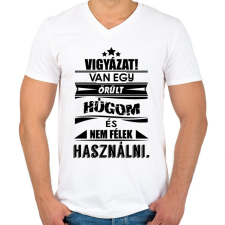 PRINTFASHION Van egy őrült húgom és... - Férfi V-nyakú póló - Fehér férfi póló