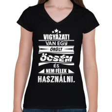 PRINTFASHION Vigyázat! Van egy őrült öcsém és nem félek használni! - Női V-nyakú póló - Fekete