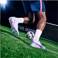 Puma King Ultimate FG/AG focicipő 107809 02 44 férfi cipő