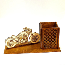 Rácsos ceruzatartó motorral. Mérete: 21,5x9,3x8,5 cm dekorációs kellék