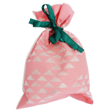 Ramiz.hu 30 x 45 cm-es rózsaszín alapon fehér háromszög mintás ajándékzsák zöld masnival ajándéktasak