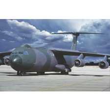  Roden Lockheed C-141B Starlifter 1:144 (331) makett