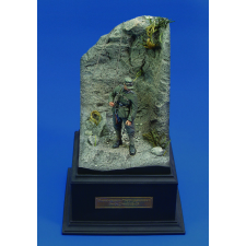  Royal Model Unterofizier Gebirgstruppe - WWII 'with base' 1:35 (RM182) makett