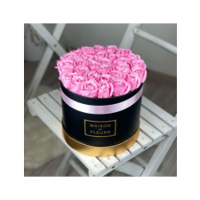  Rózsa-box Henger alakú 30 szál fekete-pink ajándéktárgy