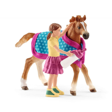Schleich 42361 Angol telivér csikó kislánnyal játékfigura