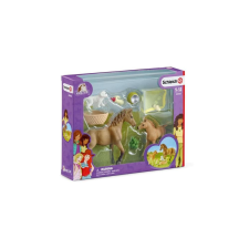 Schleich 42432 Sarah állatai ápoló játékszett - Horse Club játékfigura