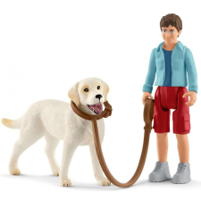 Schleich 42478 Labrador retriever sétáltatás játékfigura