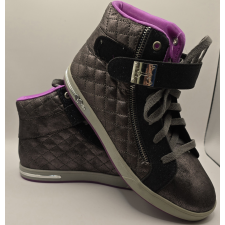  Skechers Shoutouts magasszárú cipő női cipő