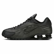  Sportcipő Nike Shox R4 HQ1988001 férfiaknak fekete 40.5