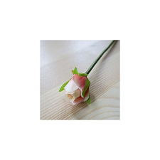  Szálas rózsabimbó, rózsaszín. Teljes hossza: 27 cm, virág mérete: 25x35 mm dekorációs kellék