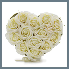  Szappanvirág ajándékcsokor - 13 krém színű rózsa - szív alakú GSFB-08 szappan