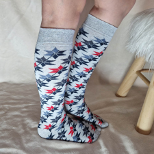 Szuntex zokni SZUNTEX mintás-színes TÉRDZOKNI Világos szürke, 35-38 női zokni