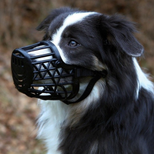  Trixie műanyag szájkosár XS - 14cm Fekete színű szájkosár kutyáknak - Puha műanyagból készült állítható szalaggal szájkosár