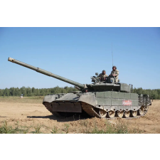  Trumpeter Russian T-80BVM MBT 1:35 (09587) makett