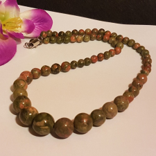  Unakit gyöngysor. nyaklánc