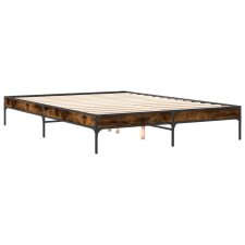 vidaXL füstös tölgyszínű szerelt fa és fém ágykeret 140 x 200 cm (845018) ágy és ágykellék