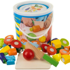 Wooden chopping vegetables in a bucket konyhakészlet